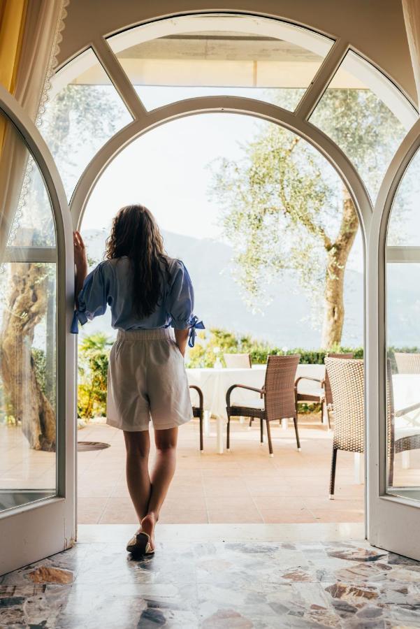 Hotel Orione - Lake Front Hotel Brenzone sul Garda Εξωτερικό φωτογραφία