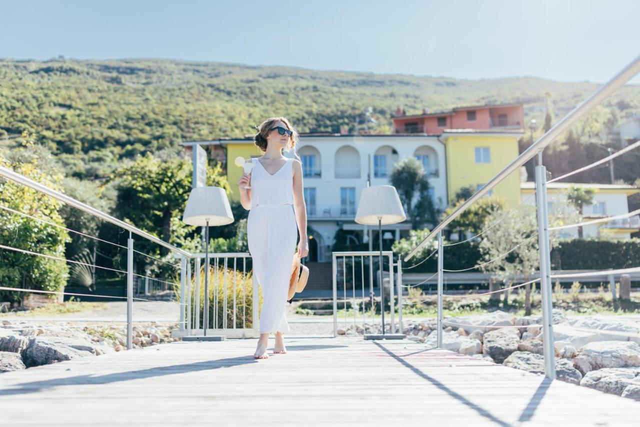 Hotel Orione - Lake Front Hotel Brenzone sul Garda Εξωτερικό φωτογραφία